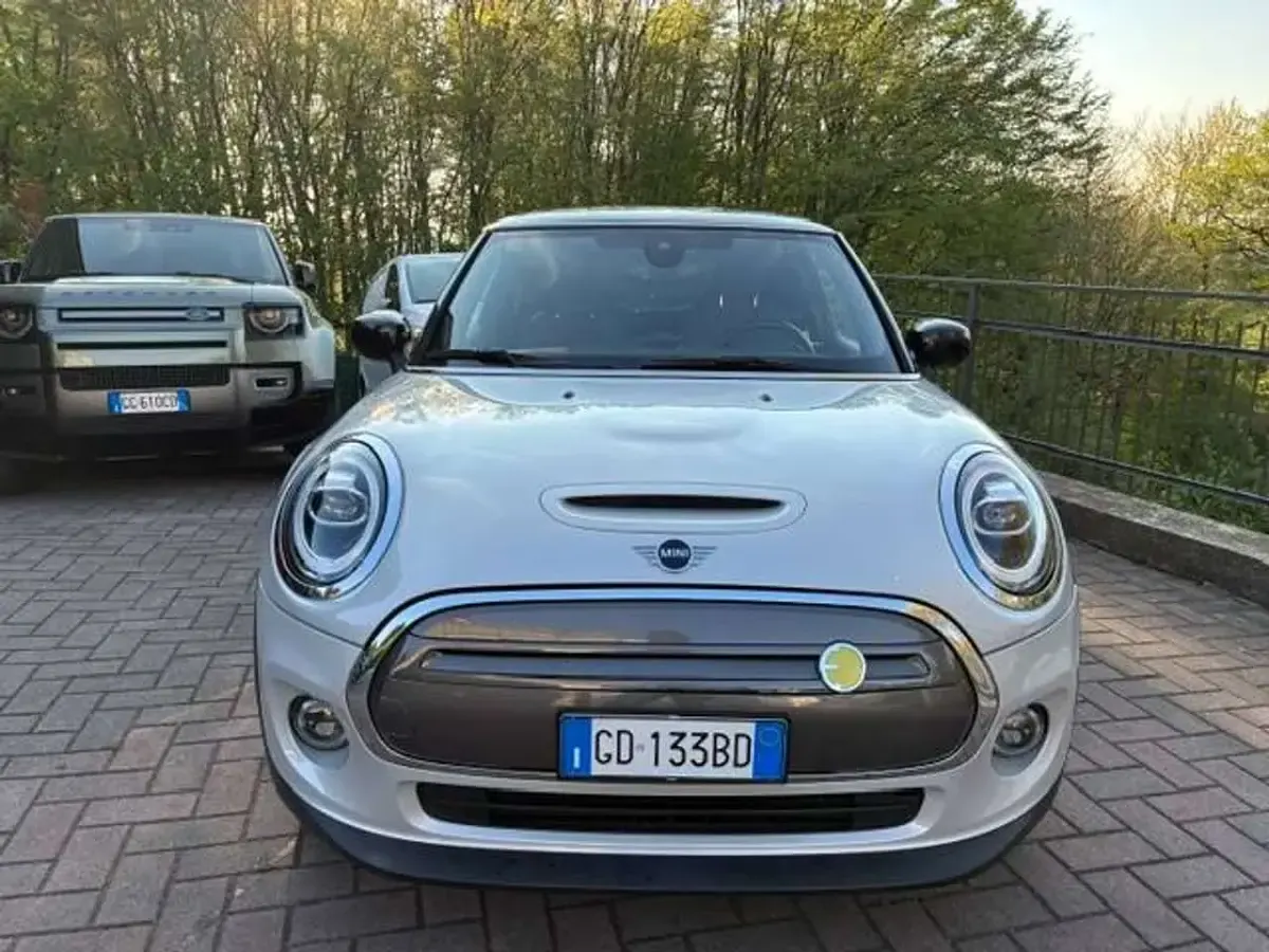 Usata Mini Cooper SE 75 kW (102 CV) 2020 Bianco Utilitaria