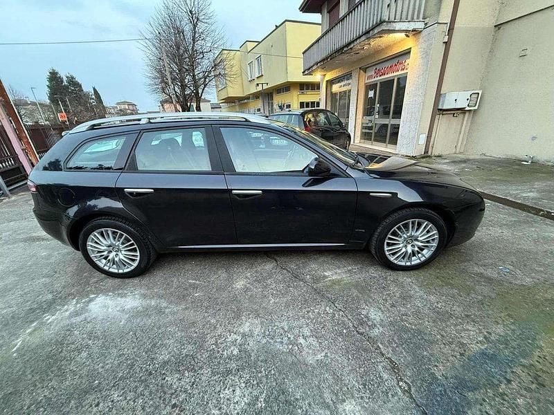 Usata Alfa Romeo 159 Super 136 CV (100 kW) 2011 Nero Station wagon