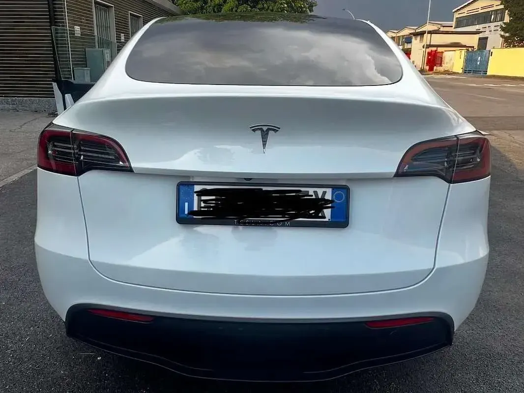 Usata Tesla Model Y 152 kW (208 CV) 2023 Bianco SUV
