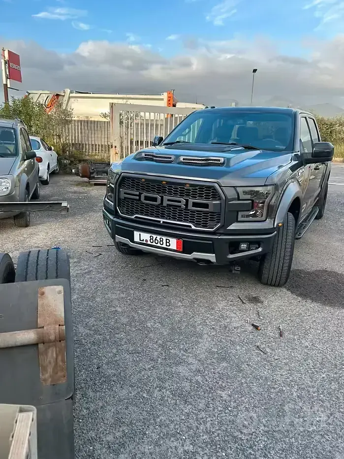 Begagnad Ford F-150 Raptor 2018 Svart Pickup