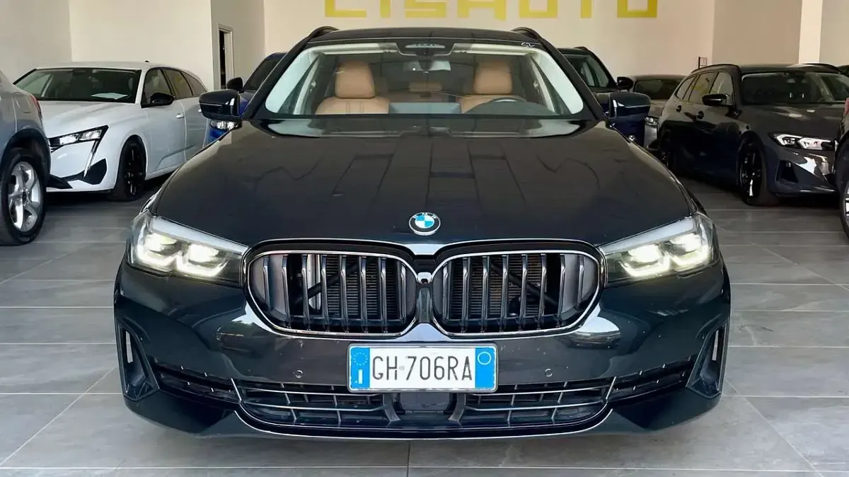 Usata BMW 520 Luxury Line 190 CV (139 kW) 2022 Nero Berlina