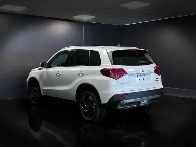 Nuova Suzuki Vitara 129 CV (94 kW) 2025 Argento SUV