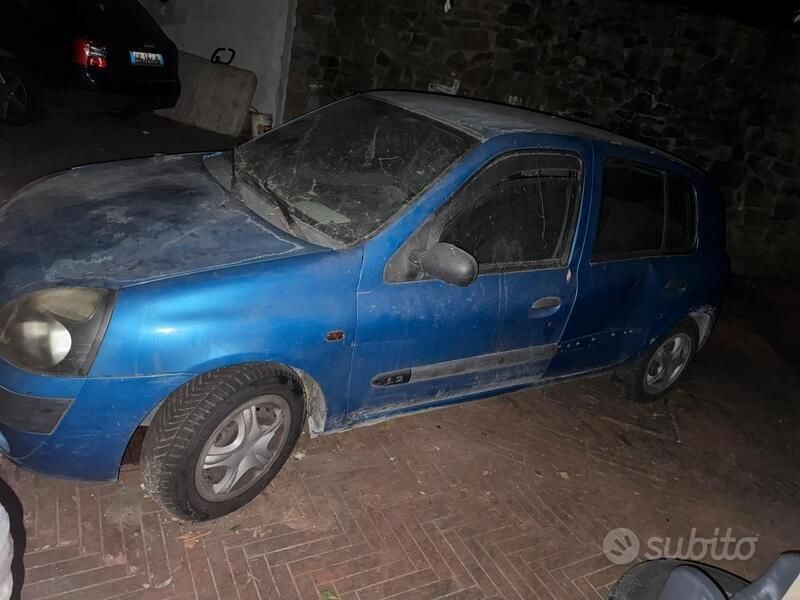 Usata Renault Clio II 2002 Blu Utilitaria