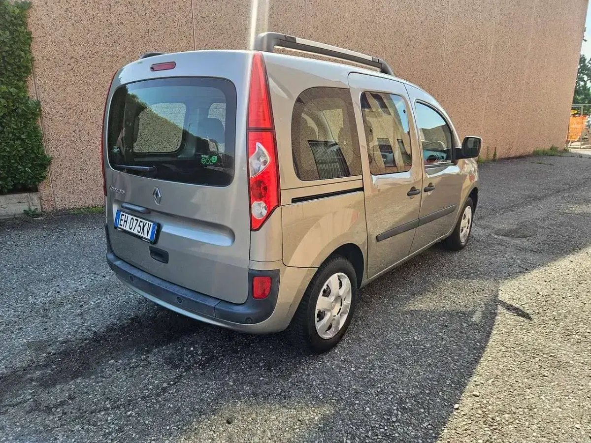 Usata Renault Kangoo 82 CV (60 kW) 2011 Bronzo Monovolume