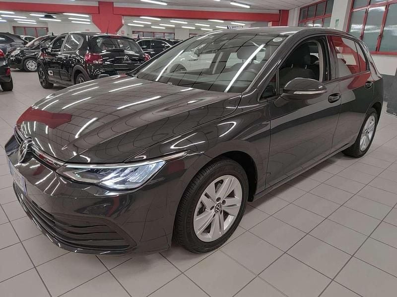 Usata VW Golf VIII Life 110 CV (80 kW) 2022 Grigio Berlina