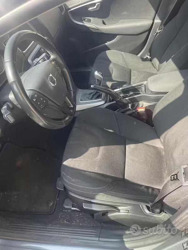 Usata Volvo V40 Business Edition 2017 Grigio Berlina