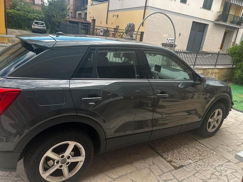 Usata Audi Q2 Business 116 CV (85 kW) 2017 Grigio SUV