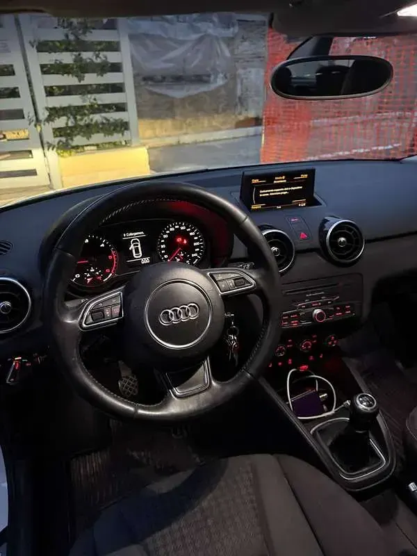 Usata Audi A1 Sportback Ambition 90 CV (66 kW) 2014 Bianco Utilitaria