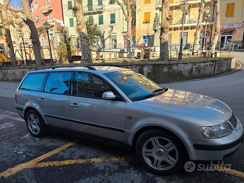 Usata VW Passat 110 CV (80 kW) 1998 Grigio Station wagon