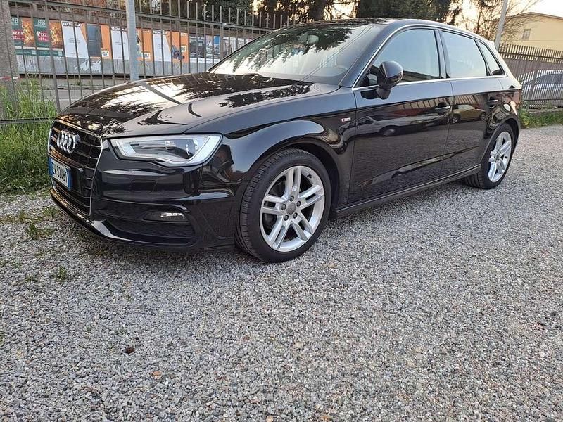 Usata 2015 Audi A3 Sportback Ambition Due volumi | 9300 € (Buon prezzo) - Immagine 1/4