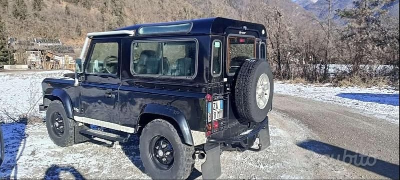 Usata Land Rover Defender Black Edition 122 CV (89 kW) 2002 Station wagon