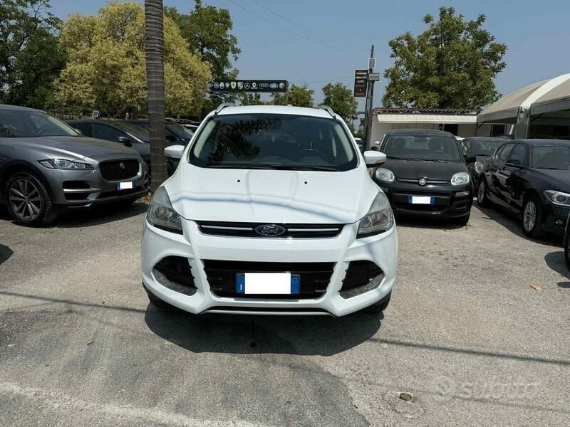 Bianco Usata 2016 Ford Kuga SUV | 9999 € (Super prezzo) - Immagine 1/4