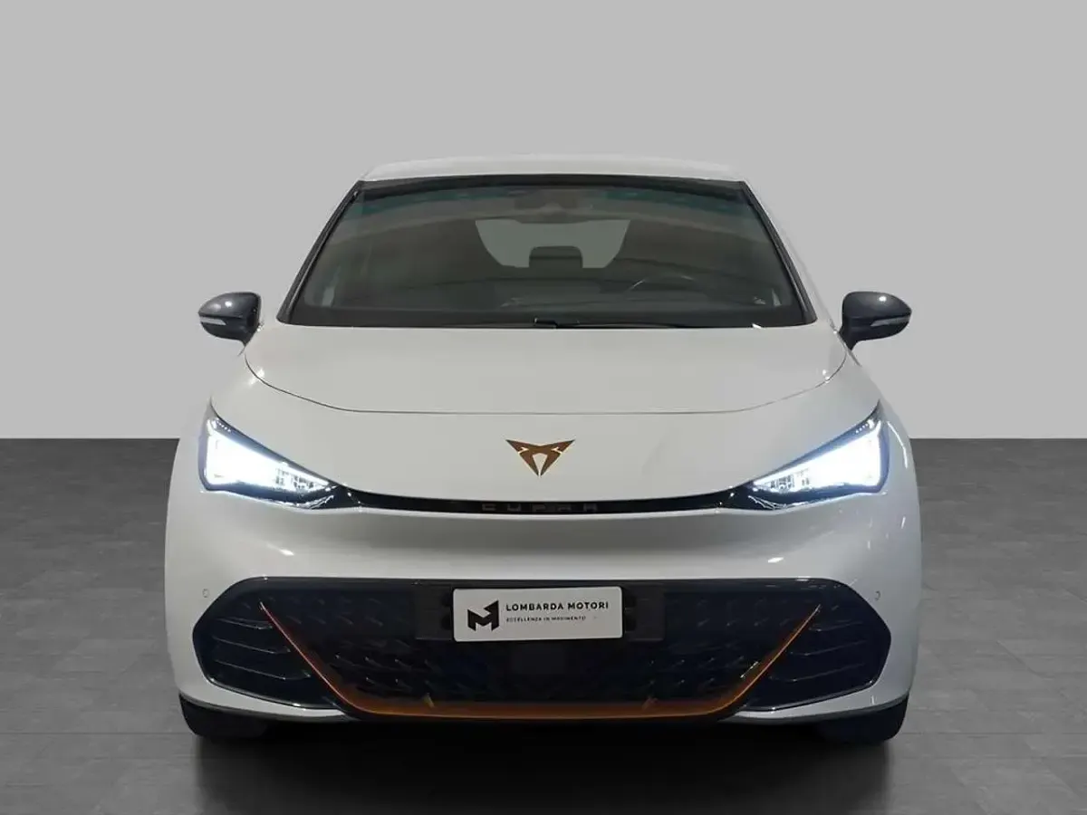 Usata Cupra Born e-Boost 169 kW (231 CV) 2023 Bianco nevada Utilitaria