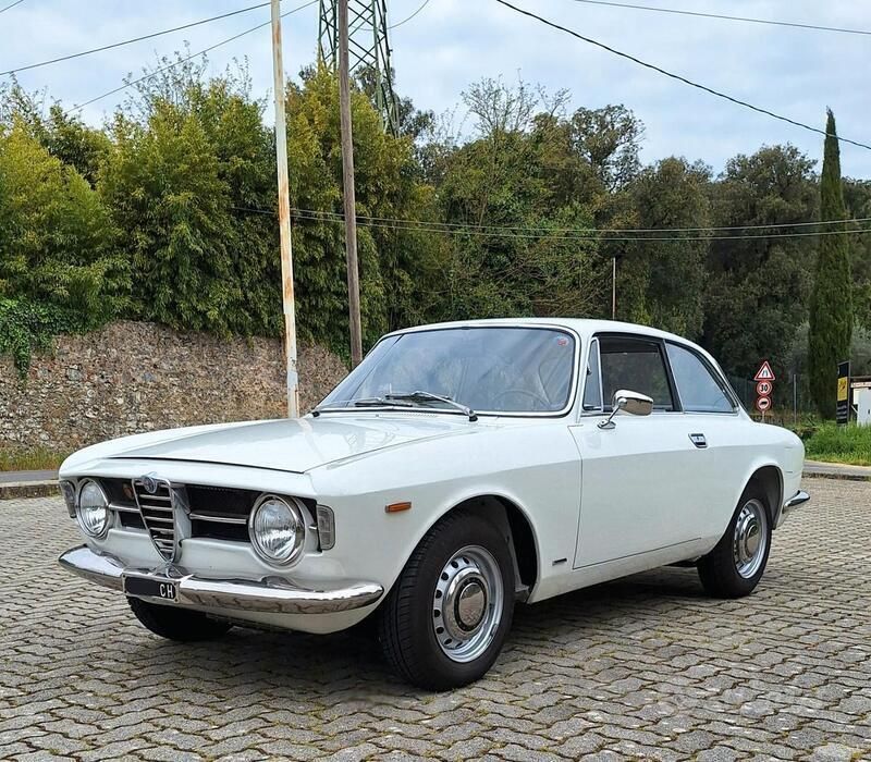 Bianco Usata 1970 Alfa Romeo GT Junior Coupé | 40.000 € - Immagine 1/4