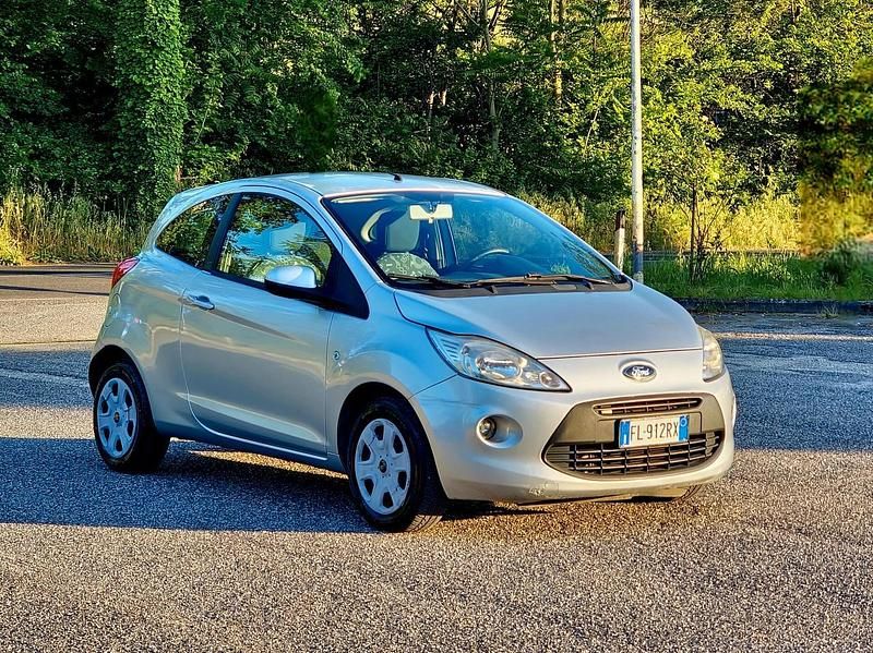 Begagnad Ford Ka Titanium 75 HK (55 kW) 2012 Silver Halvkombi