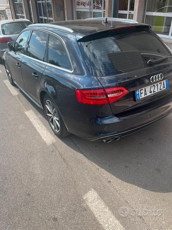 Usata Audi A4 S-Line 150 CV (110 kW) 2015 Blu Berlina