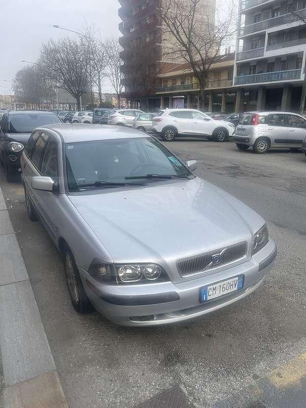 Usata Volvo V40 116 CV (85 kW) 2003 Argento Station wagon
