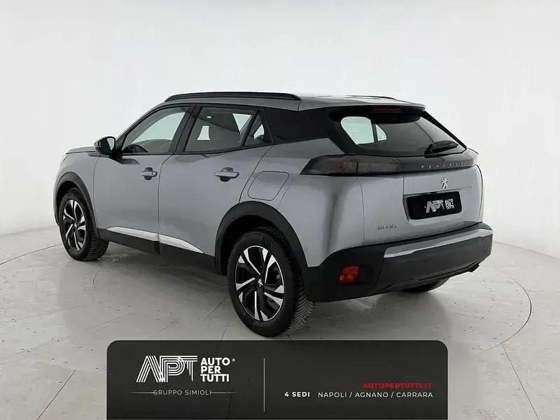 Usata Peugeot 2008 Allure 102 CV (75 kW) 2021 Grigio SUV