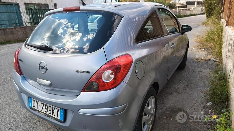 Usata Opel Corsa Sport 75 CV (55 kW) 2009 Grigio Utilitaria