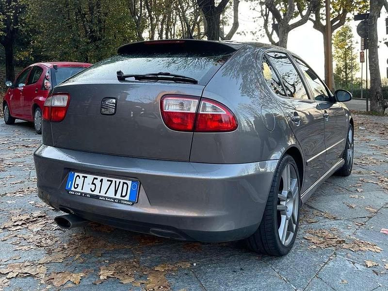 Usata Seat Leon CUPRA 224 CV (164 kW) 2005 Grigio Utilitaria