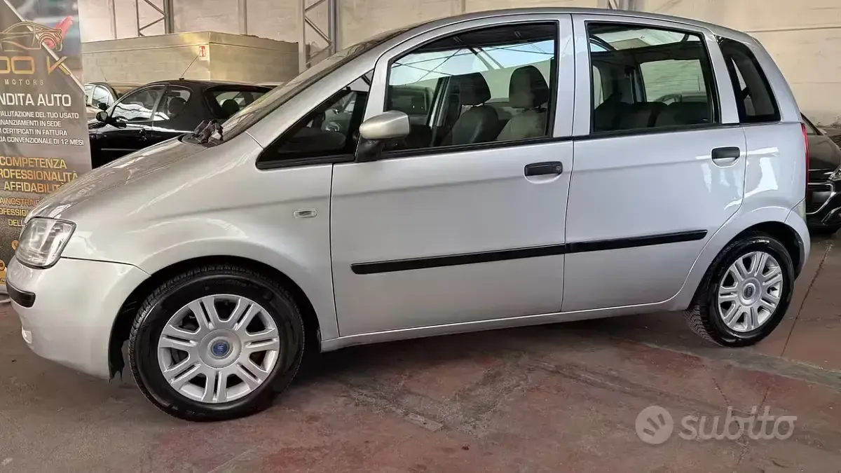Usata Fiat Idea 77 CV (56 kW) 2006 Grigio Monovolume