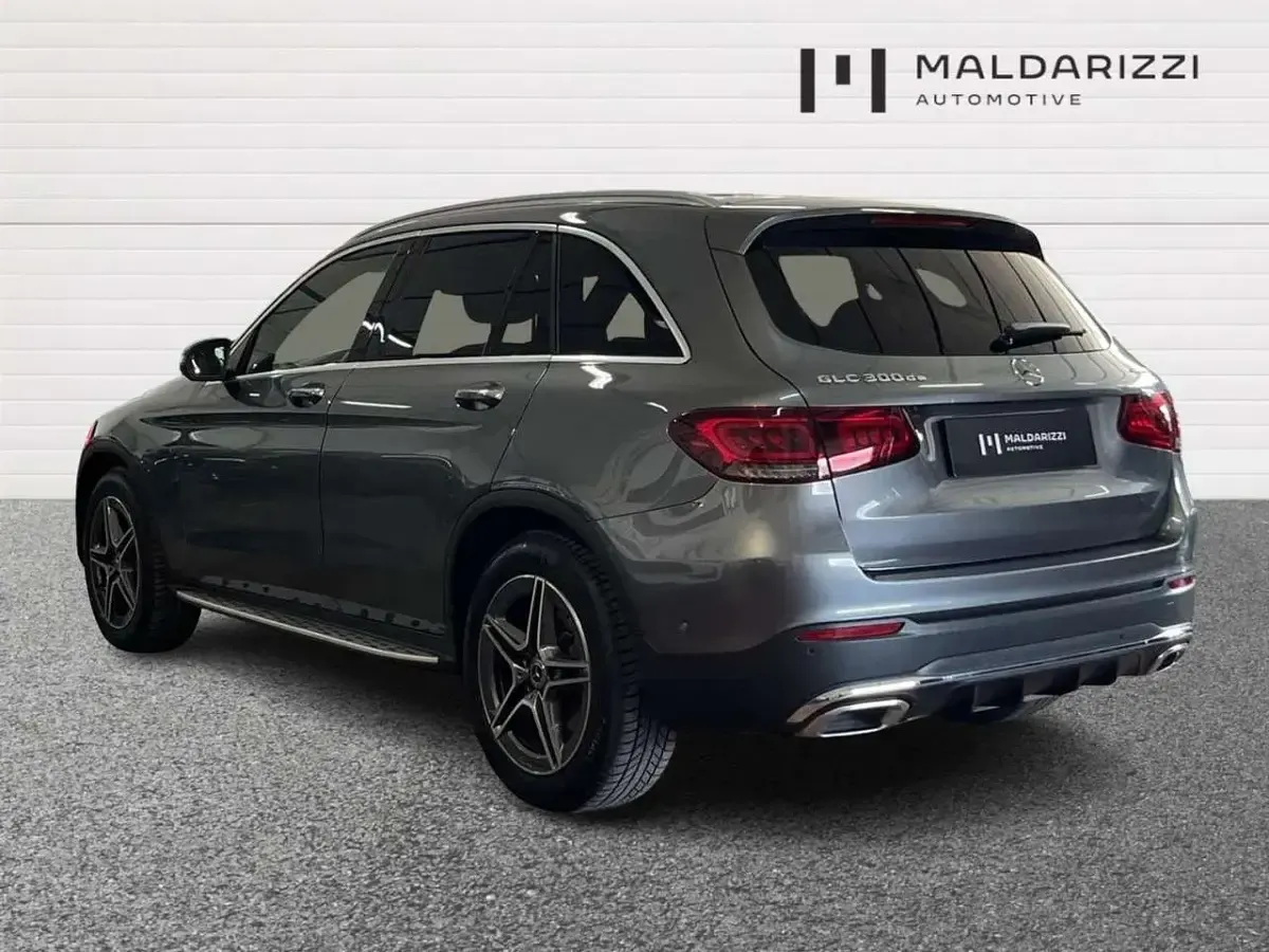 Usata Mercedes GLC300 Premium Plus 306 CV (225 kW) 2021 Grigio selenite magno designo SUV