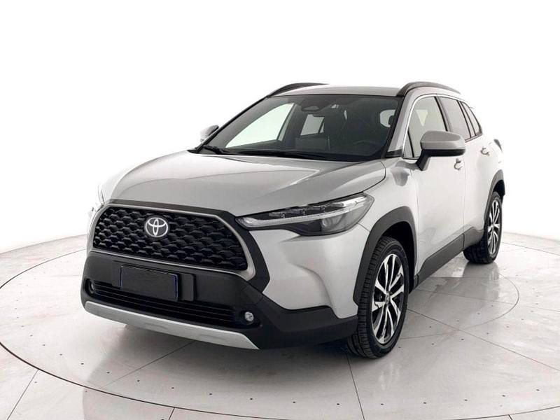 Usata Toyota Corolla Cross Trend 98 CV (72 kW) 2025 Argento SUV