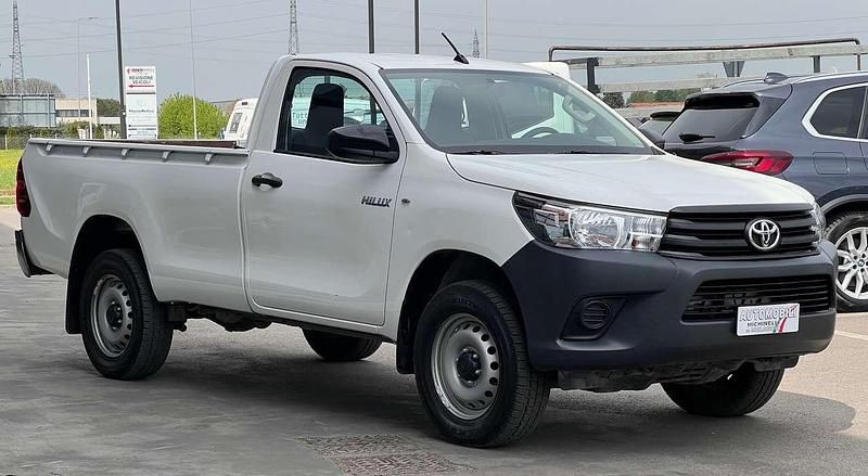Usata Toyota HiLux Active 150 CV (110 kW) 2022 Bianco Pick-up