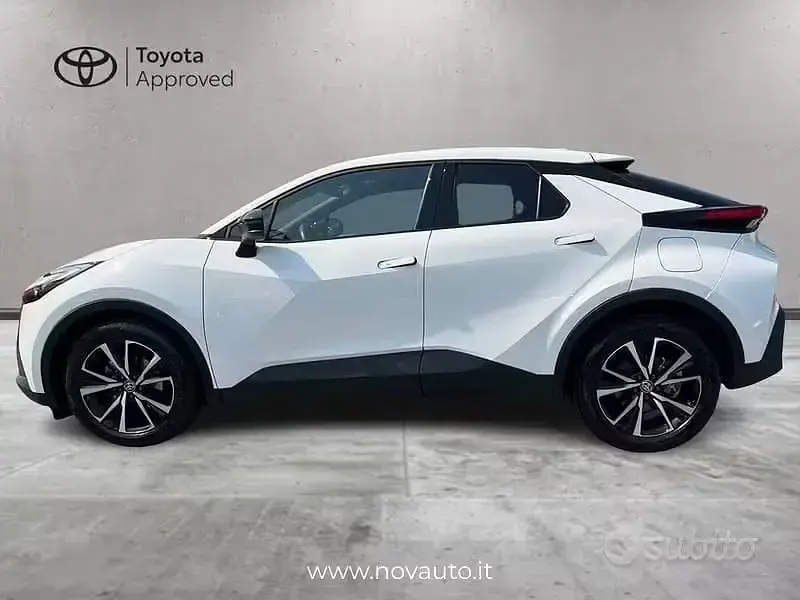 Usata Toyota C-HR Trend 197 CV (144 kW) 2024 Bianco SUV