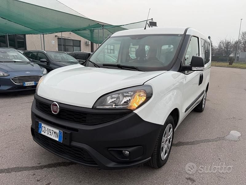 Usata Fiat Doblò Easy 95 CV (69 kW) 2021 Bianco Monovolume