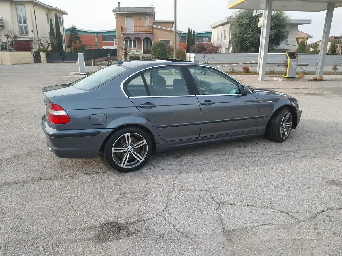 Usata BMW 330 184 CV (135 kW) 2001 Grigio Berlina