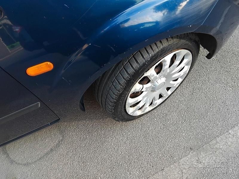 Usata Ford Fiesta 68 CV (50 kW) 2003 Utilitaria