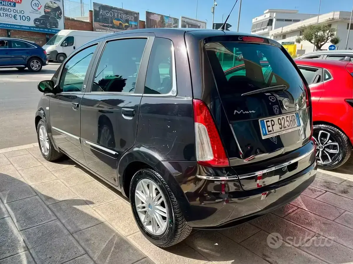 Usata Lancia Musa Gold 77 CV (56 kW) 2013 Nero Monovolume
