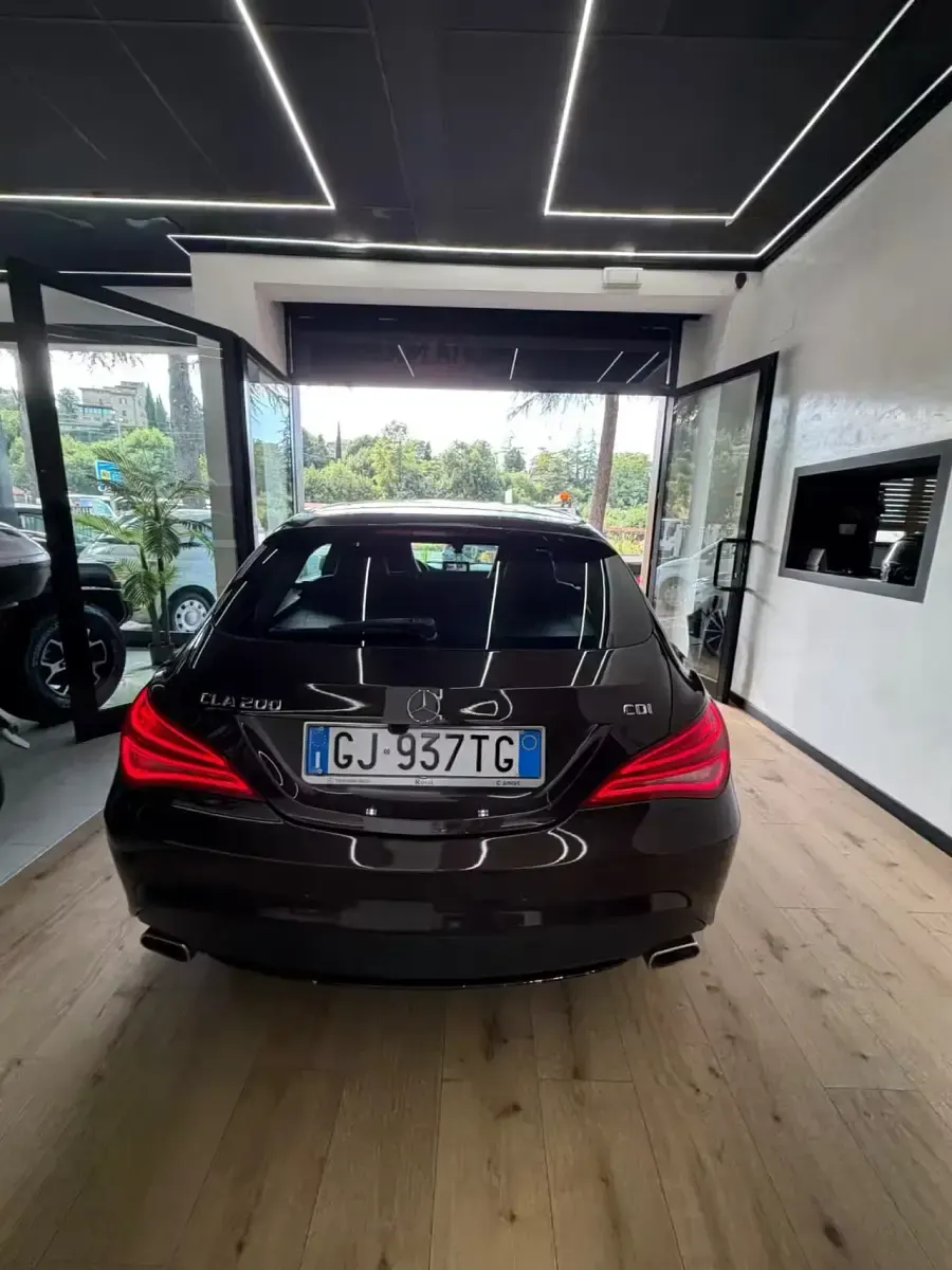 Usata Mercedes CLA200 Premium 136 CV (100 kW) 2015 Marrone Coupé