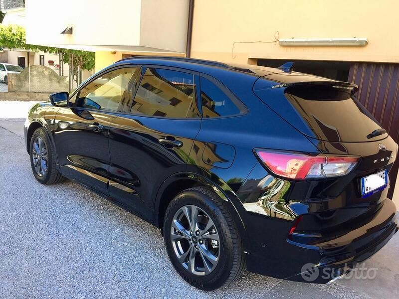 Usata Ford Kuga ST-Line X 152 CV (111 kW) 2020 Nero SUV