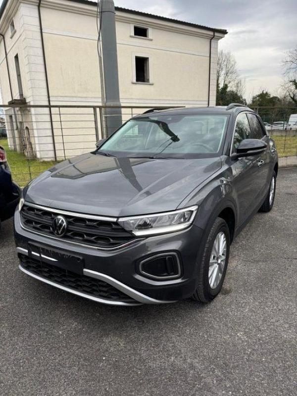 Usata VW T-Roc Life 110 CV (80 kW) 2022 Grigio scuro SUV