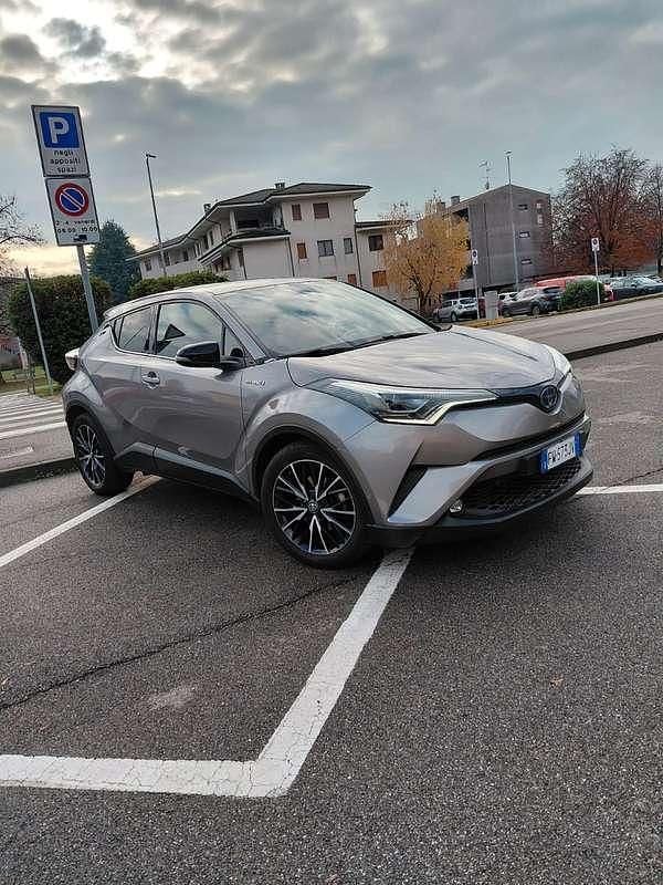 Usata Toyota C-HR Lounge 98 CV (72 kW) 2019 SUV