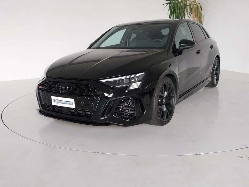 Nero Usata 2023 Audi RS3 Comfort Tre volumi | 58.900 € (Ottimo prezzo) - Immagine 1/4