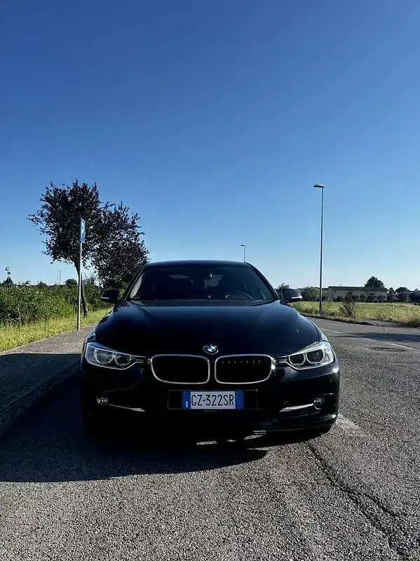 Usata BMW 318 Sport Line 143 CV (105 kW) 2012 Berlina