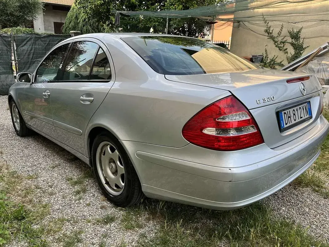 Usata Mercedes E220 Avantgarde 125 CV (91 kW) 2006 Berlina