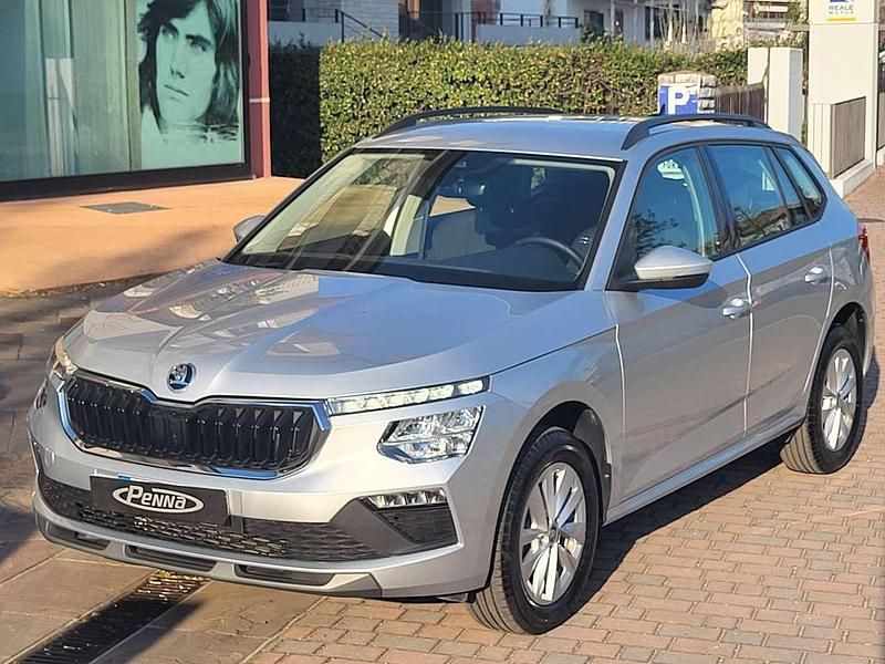 Usata Skoda Kamiq Selection 95 CV (69 kW) 2025 Argento brillante SUV