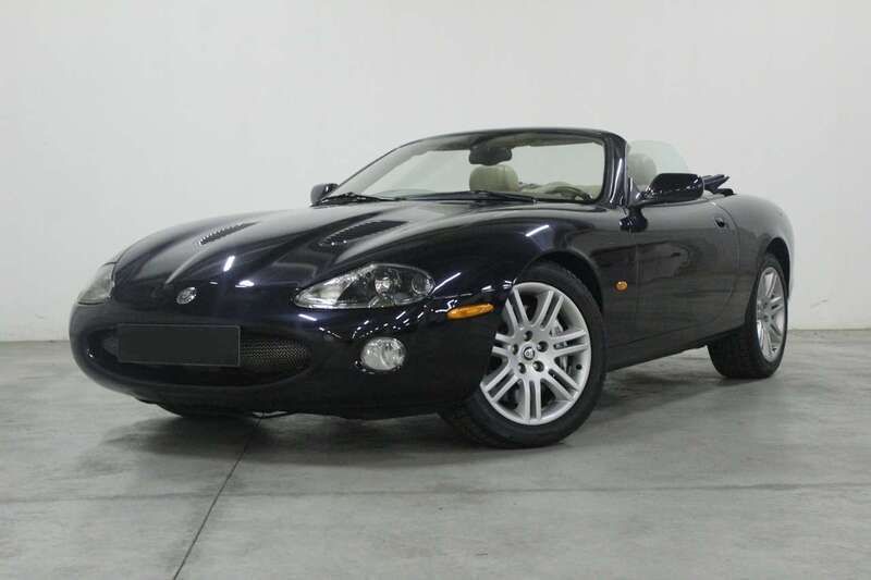 Usata Jaguar XKR S 396 CV (291 kW) 2003 Verde Cabrio