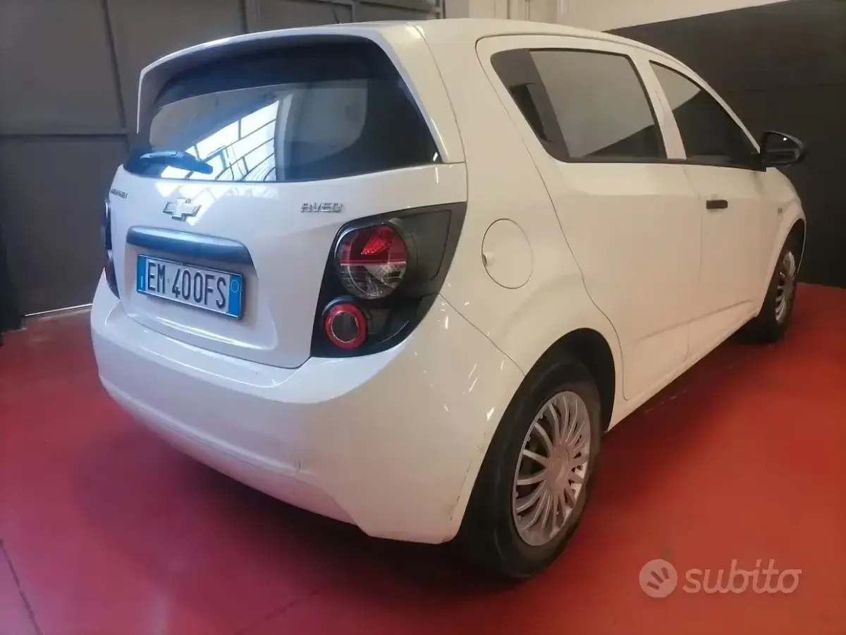 Usata Chevrolet Aveo LS 84 CV (61 kW) 2012 Bianco Berlina