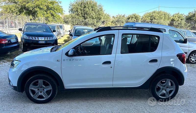 Usata Dacia Sandero Stepway 95 CV (69 kW) 2020 Bianco Berlina