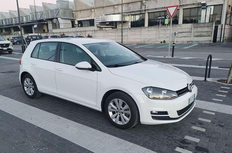 Usata VW Golf VII Comfortline 105 CV (77 kW) 2013 Berlina