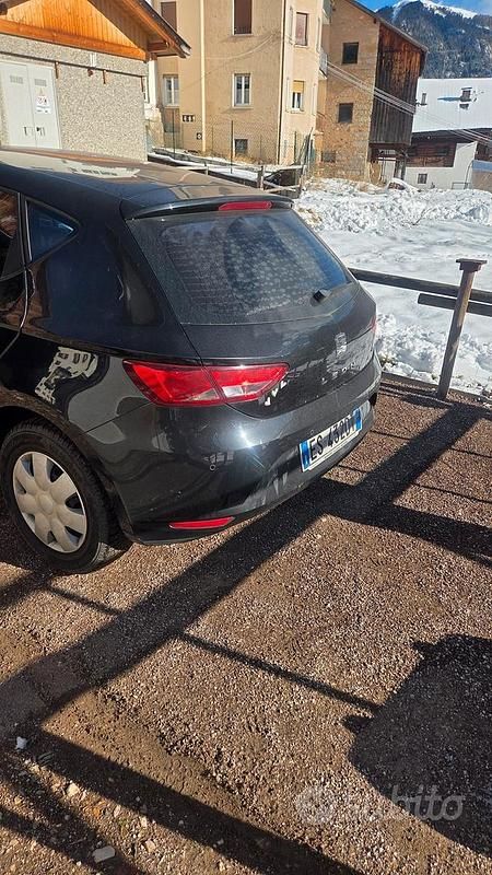 Usata Seat Leon Style 105 CV (77 kW) 2013 Nero Berlina