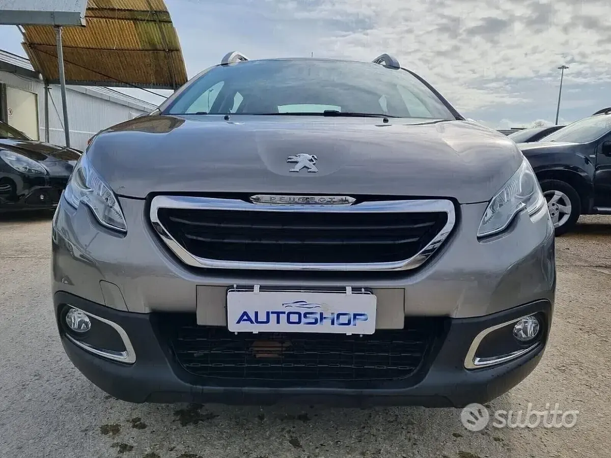 Usata Peugeot 2008 Active 92 CV (67 kW) 2015 Grigio scuro metallizzato SUV