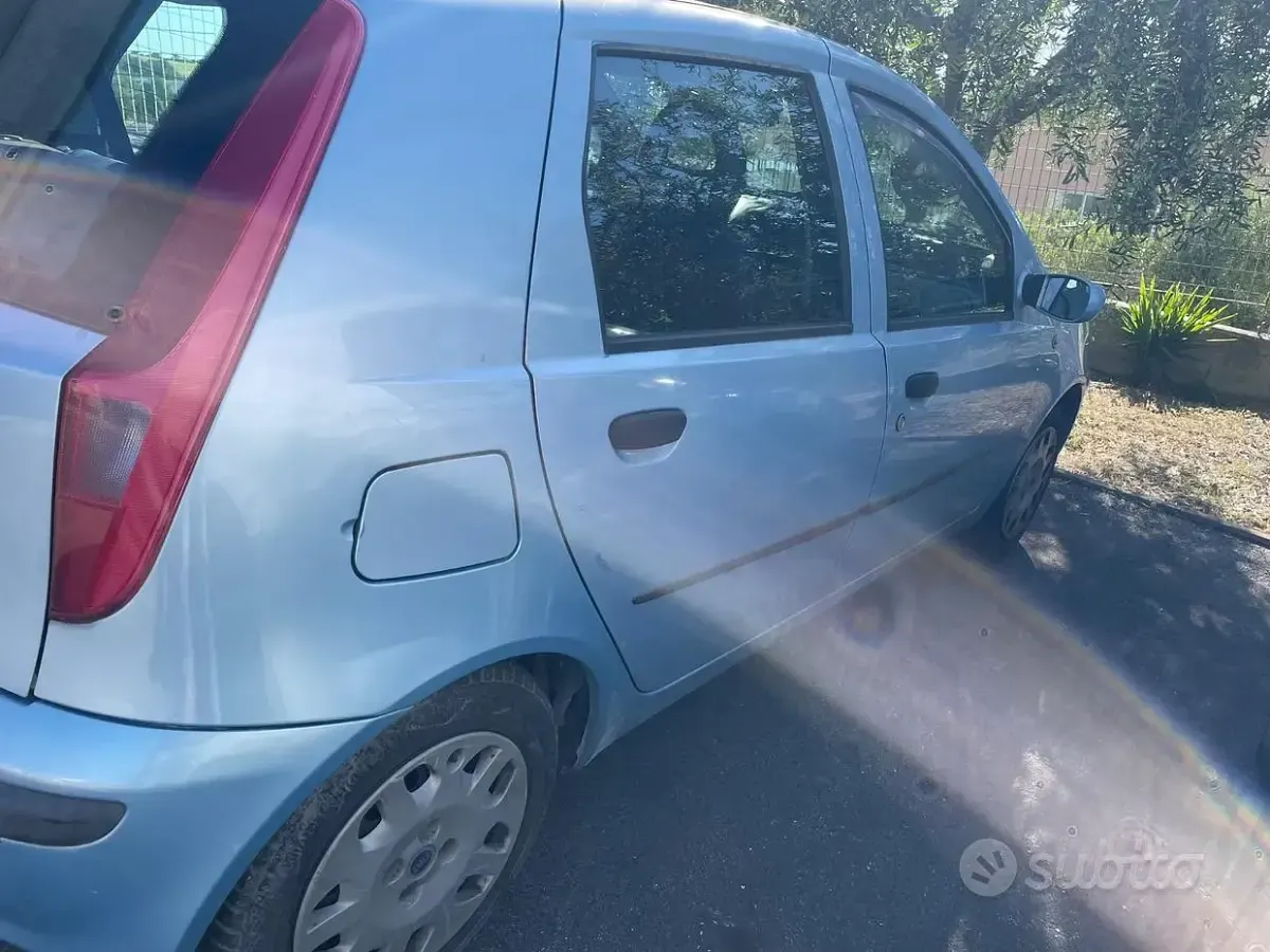 Usata Fiat Punto 60 CV (44 kW) 2001 Blu Utilitaria
