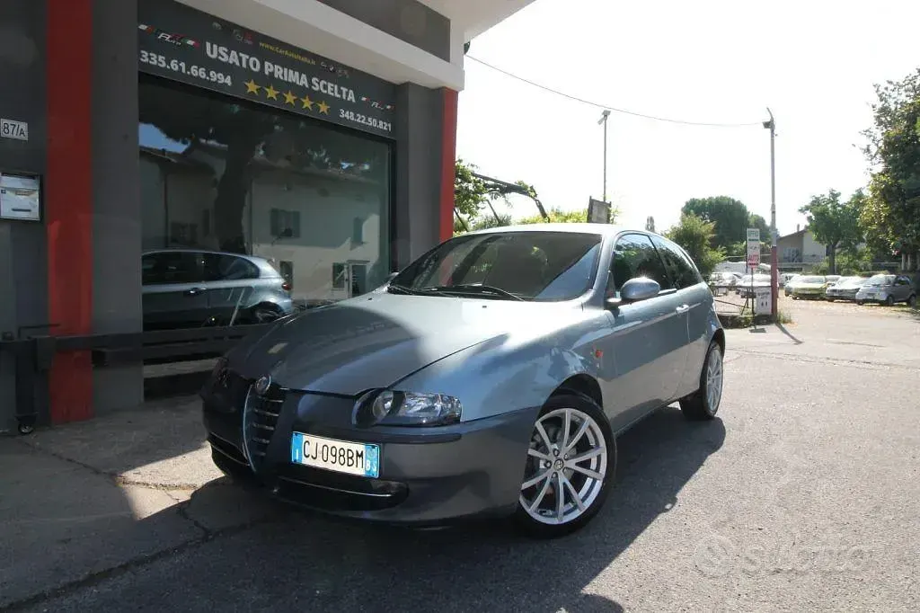Usata Alfa Romeo 147 Exclusive 140 CV (102 kW) 2003 Utilitaria