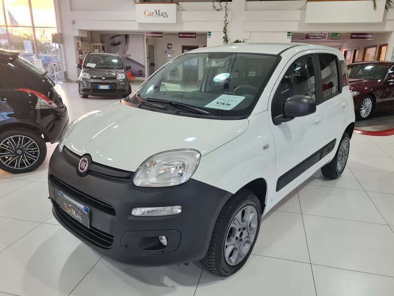 Bianco divino pastello Usata 2016 Fiat Panda 4x4 Due volumi | 8190 € (Super prezzo) - Immagine 1/4
